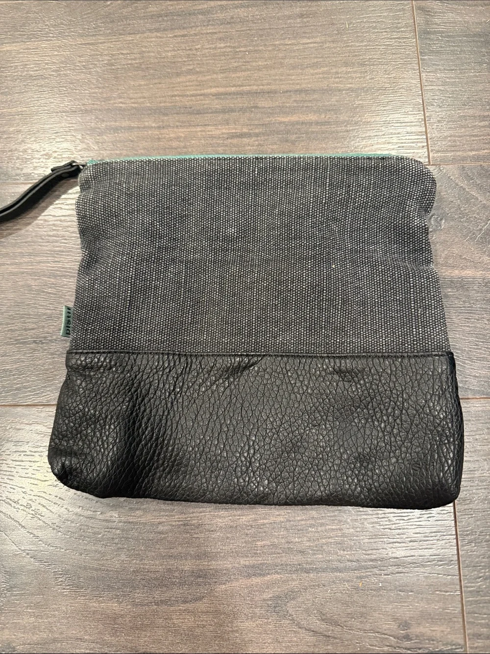Pistol Black Two-Tone Canvas clutch 8:5